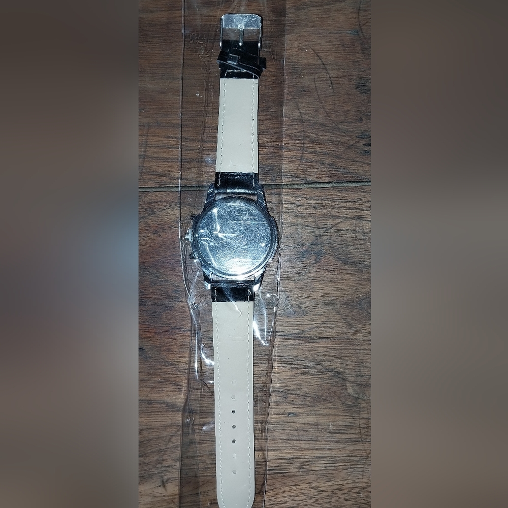 NWT Watch - Picture 3 of 3